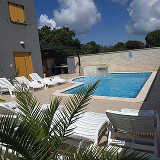 Prodej rodinného domu, 300m²