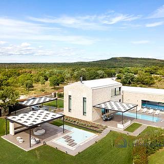 Prodej rodinného domu, 360m²