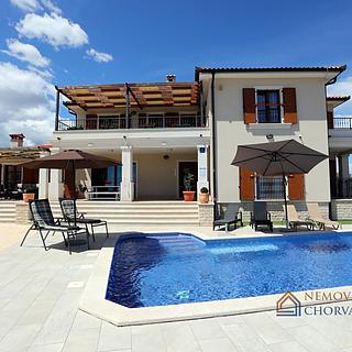 Prodej rodinného domu, 226m²