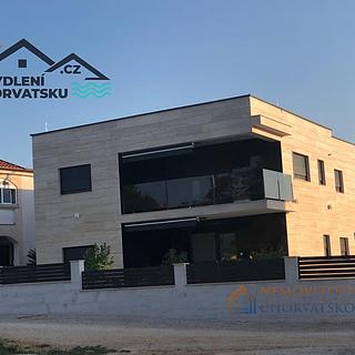 Prodej rodinného domu, 310m²