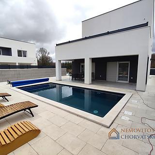 Prodej rodinného domu, 195m²