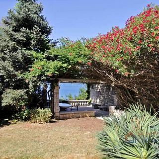 Prodej rodinného domu, 300m²