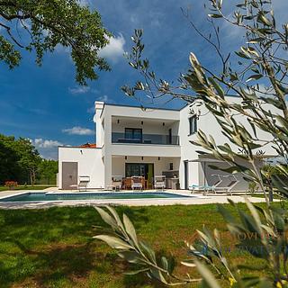 Prodej rodinného domu, 180m²