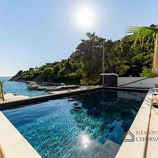 Prodej rodinného domu, 300m²