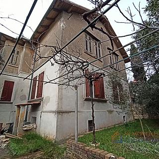 Prodej rodinného domu, 310m²