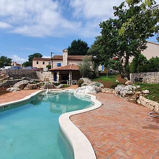 Prodej rodinného domu, 233m²