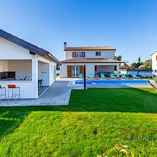 Prodej rodinného domu, 141m²