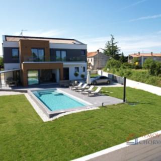 Prodej rodinného domu, 215m²