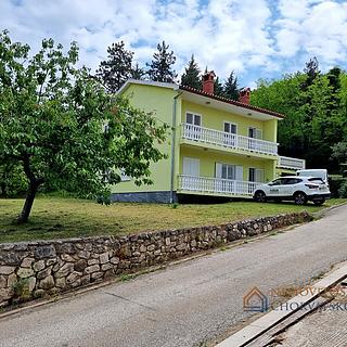 Prodej rodinného domu, 220m²