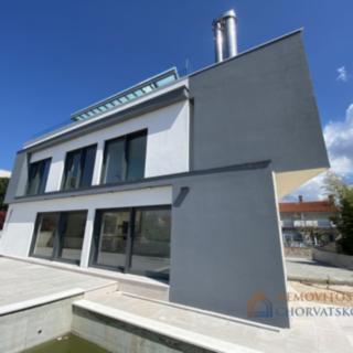 Prodej rodinného domu, 394m²