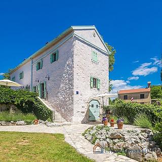 Prodej rodinného domu, 350m²