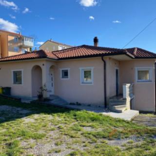 Prodej rodinného domu, 130m²