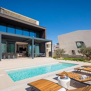 Prodej rodinného domu, 342m²