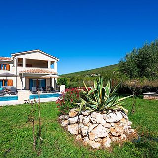 Prodej rodinného domu, 210m²