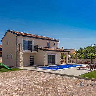 Prodej rodinného domu, 185m&sup2;