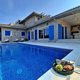 Prodej rodinného domu, 265m²