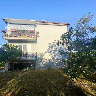 Prodej rodinného domu, 400m²