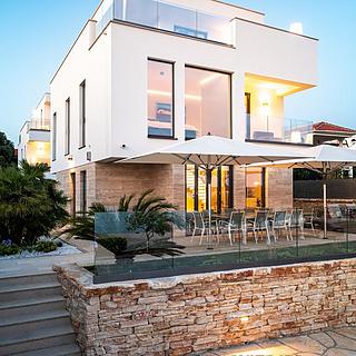 Prodej rodinného domu, 371m²