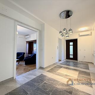 Prodej bytu 3+kk, 107m²