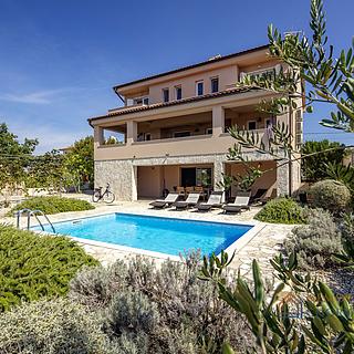 Prodej rodinného domu, 430m²