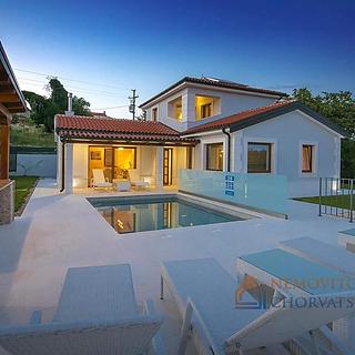 Prodej rodinného domu, 203m²