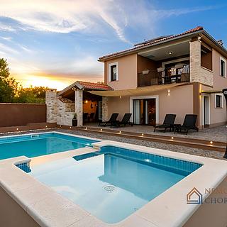 Prodej rodinného domu, 150m²