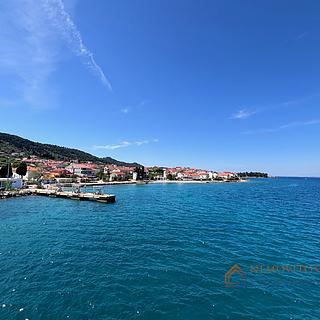 Prodej stavební parcely, 961m²