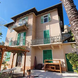 Prodej bytu 5+1 a více, 200m²