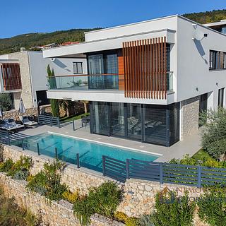 Prodej rodinného domu, 283m²