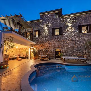 Prodej rodinného domu, 257m²