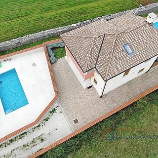Prodej rodinného domu, 160m²