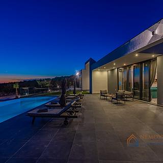 Prodej rodinného domu, 500m²