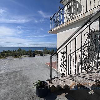 Prodej rodinného domu, 384m²