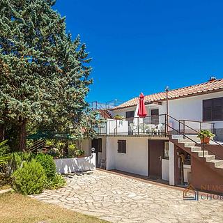 Prodej rodinného domu, 200m²