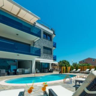 Prodej rodinného domu, 550m²
