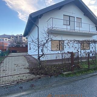 Prodej rodinného domu, 294m²