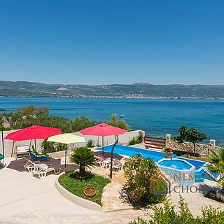 Prodej rodinného domu, 260m²