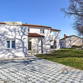 Prodej rodinného domu, 390m²