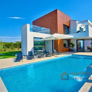 Prodej rodinného domu, 370m²