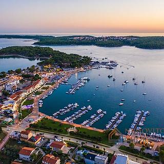 Prodej stavební parcely, 731m²