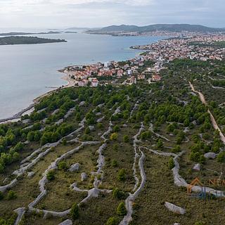 Prodej stavební parcely, 16000m²