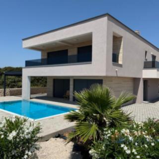 Prodej rodinného domu, 215m²