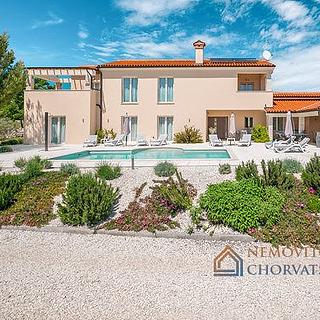 Prodej rodinného domu, 460m²