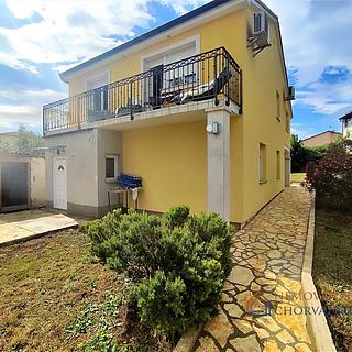 Prodej rodinného domu, 222m²