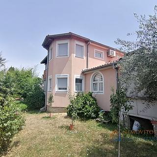 Prodej rodinného domu, 290m²