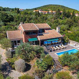 Prodej rodinného domu, 208m²