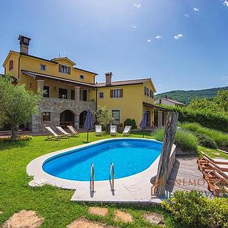 Prodej rodinného domu, 350m²