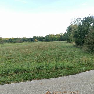 Prodej stavební parcely, 2737m²