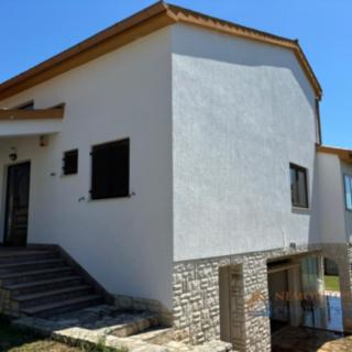 Prodej rodinného domu, 400m²