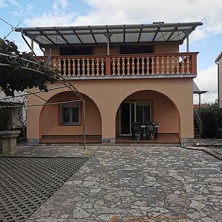 Prodej rodinného domu, 250m²